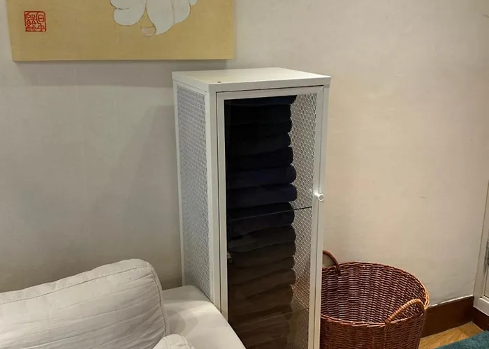 Hongdae 3br 6 Queen Beds 6 Min Walk *