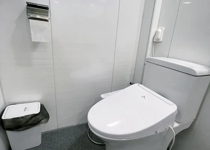 Hongdae 3br 6 Queen Beds 6 Min Walk Apartment *