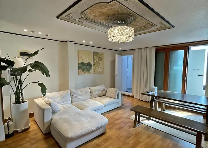 Apartment Hongdae 3br 6 Queen Beds 6 Min Walk Seoul