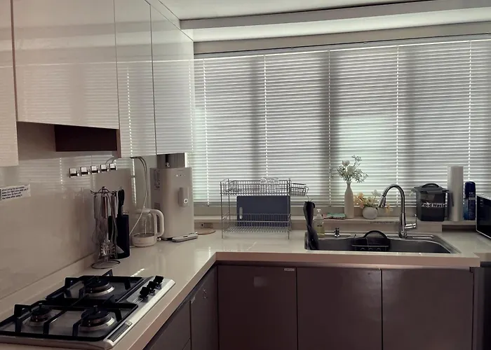 Apartment Hongdae 3br 6 Queen Beds 6 Min Walk
