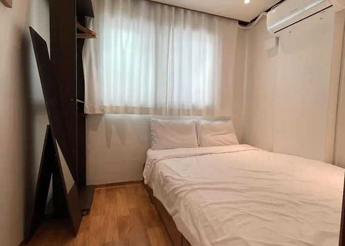 Apartment Hongdae 3br 6 Queen Beds 6 Min Walk Seoul