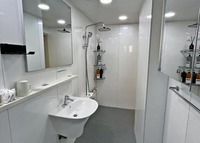 Apartment Hongdae 3br 6 Queen Beds 6 Min Walk