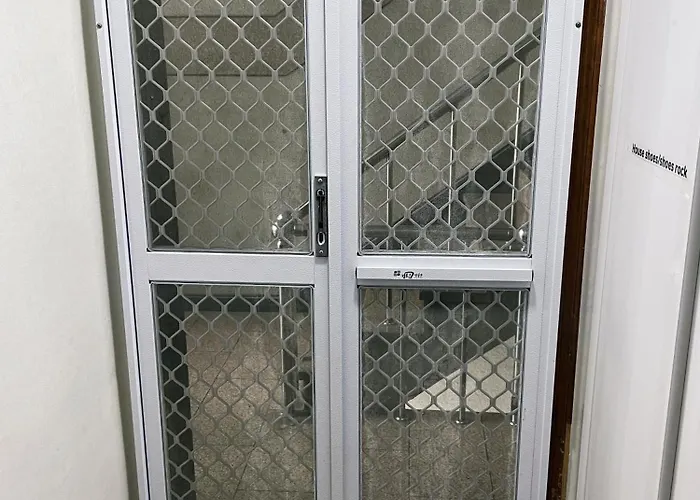 Apartment Hongdae 3br 6 Queen Beds 6 Min Walk *