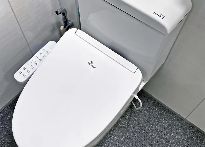 Apartment Hongdae 3br 6 Queen Beds 6 Min Walk *